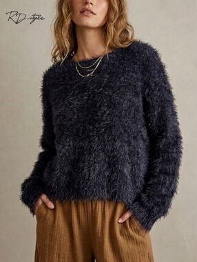 Sz M RD Style Women's Fuzzy Purple Sweater